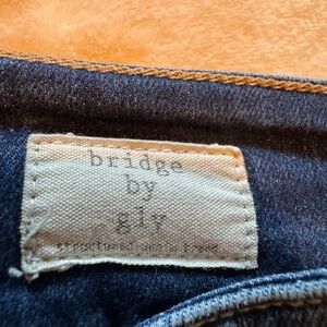 Bridges by ELY Women's Dark Blue Cropped Jeans